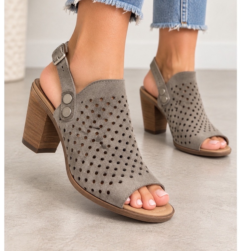 Sophia Milano Gray Suede Perforated Leather Block Heel Sandals Made in Italy 8